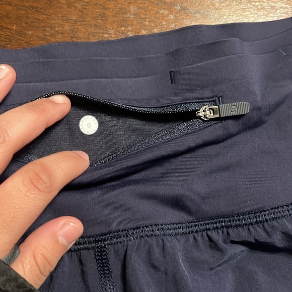 Lululemon short - Picture 4 of 7